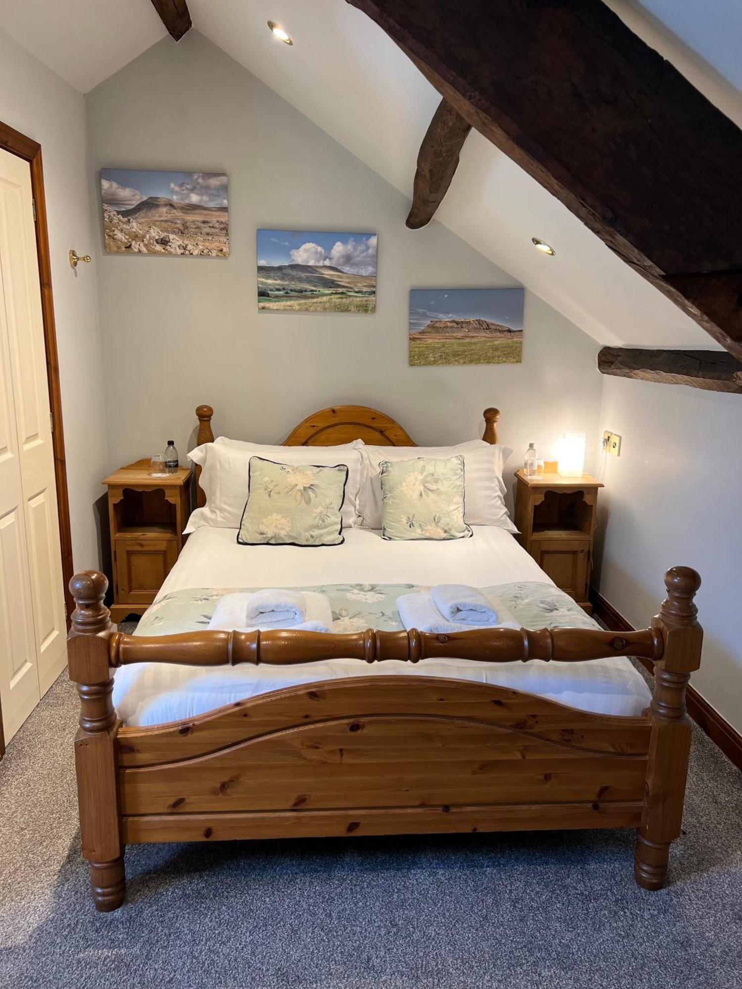 The Marton Arms Hotel Ingleton  Buitenkant foto